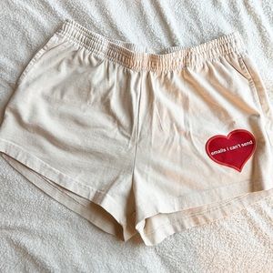 Sabrina Carpenter - EMAILS - SHORTS - M